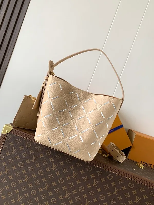 All Categories Official Website "Brand Women's Bags" Women's Bags 💙 LV 2026 New LV Crossbody Bag