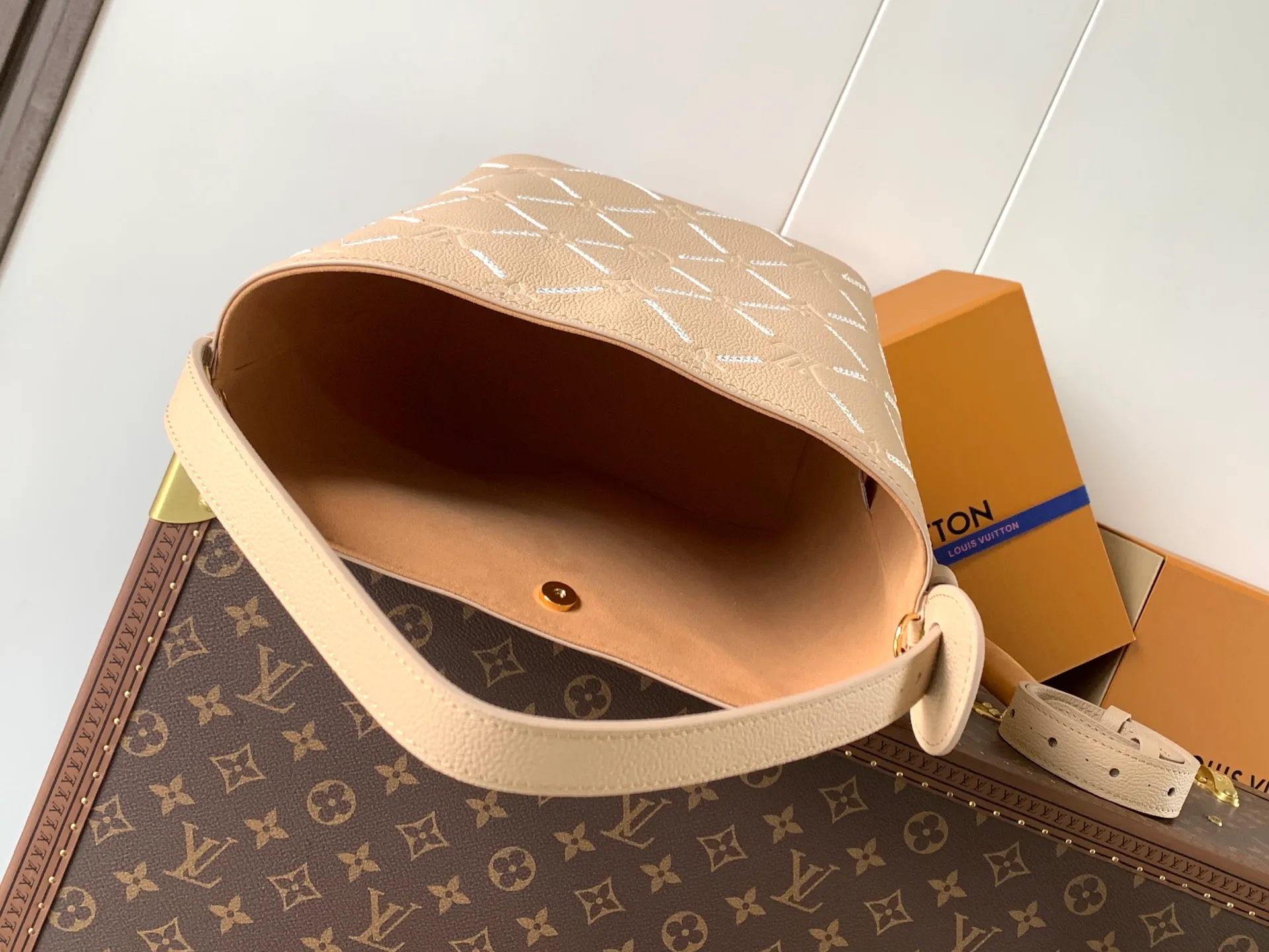All Categories Official Website "Brand Women's Bags" Women's Bags 💙 LV 2026 New LV Crossbody Bag