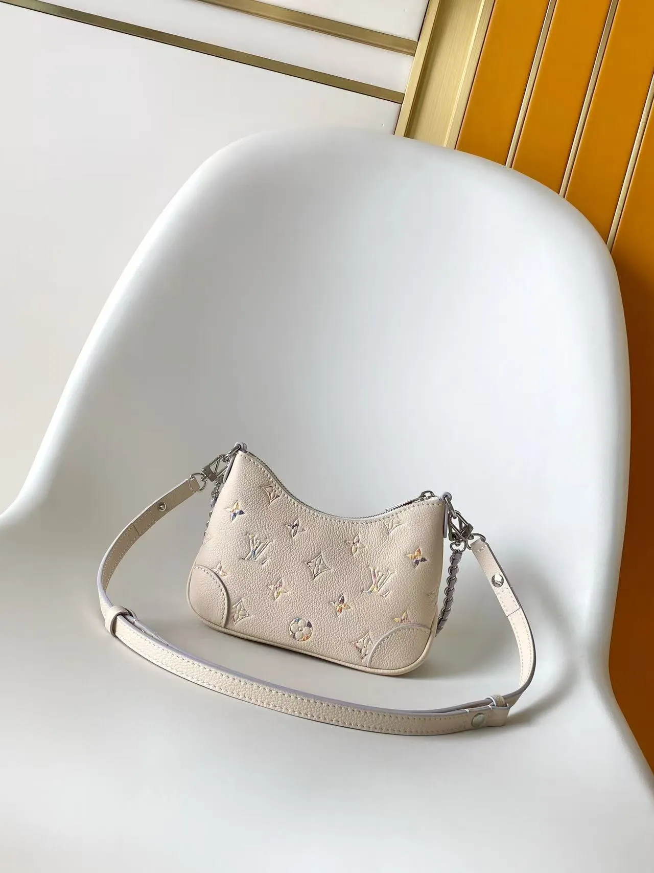 All categories Official website "Brand Women's Bags" Women's Bags 💙 LV LV2026 new crossbody bag