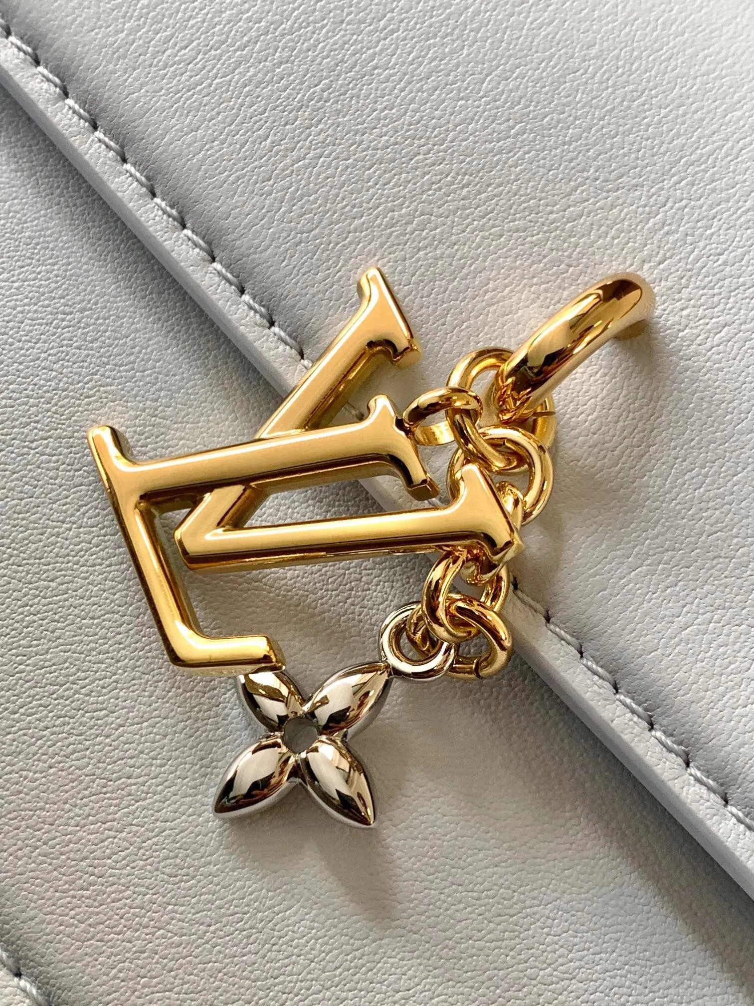 All Categories Official Website "Brand Women's Bags" Women's Bags 💙 LV 2025 New LV Crossbody Bag