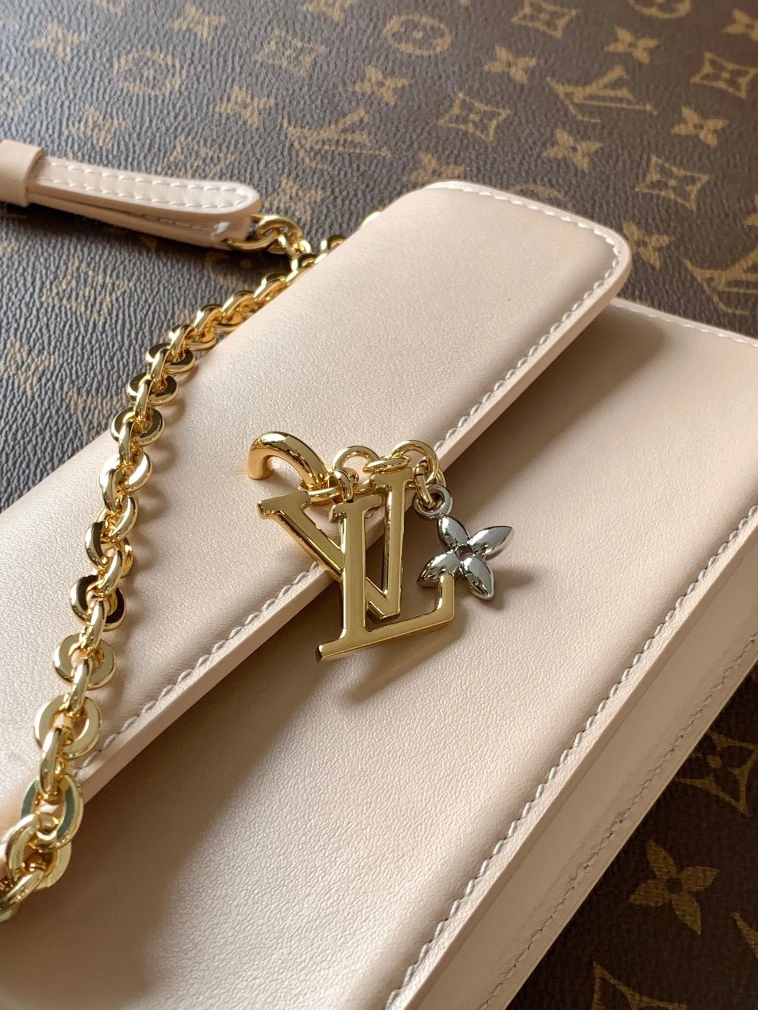 All Categories Official Website "Brand Women's Bags" Women's Bags 💙 LV 2025 New LV Crossbody Bag