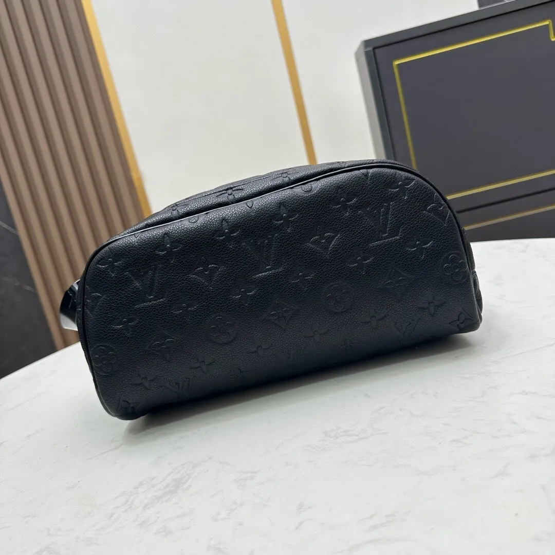 All categories Official website "Brand Women's Bags" Women's Bags 💙 LV 2024 official website new LV toiletry bag