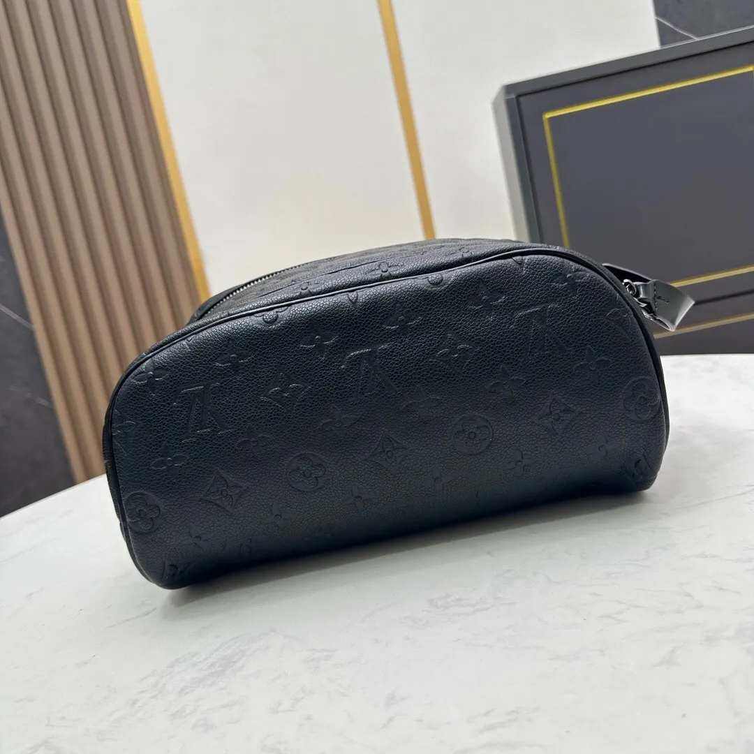 All categories Official website "Brand Women's Bags" Women's Bags 💙 LV 2024 official website new LV toiletry bag