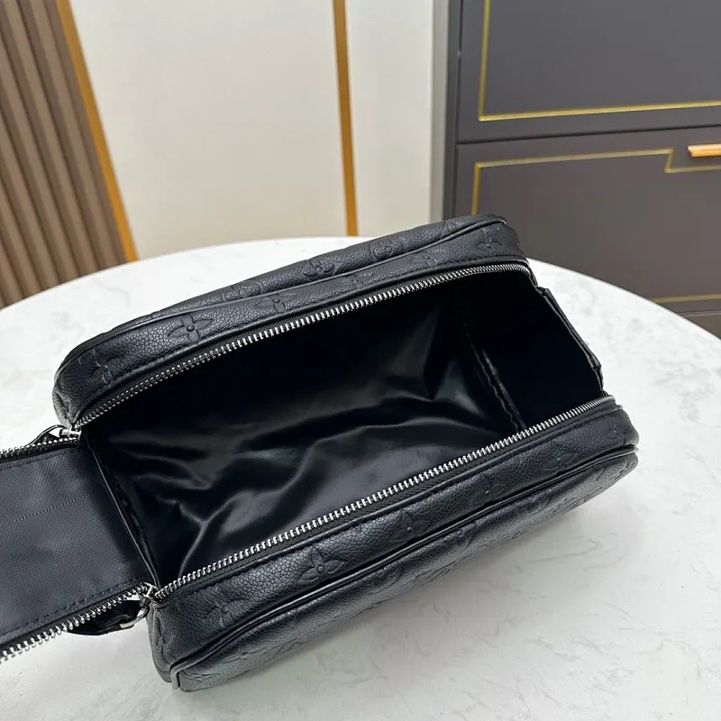 All categories Official website "Brand Women's Bags" Women's Bags 💙 LV 2024 official website new LV toiletry bag