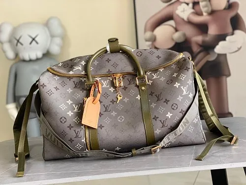 All categories 💚 Authentic bags 💚 LV LV new travel bag