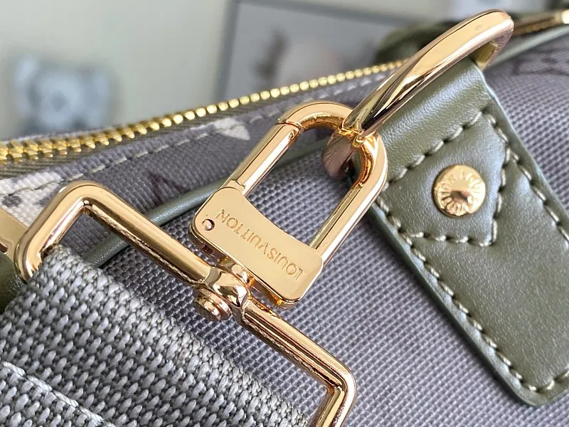 All categories 💚 Authentic bags 💚 LV LV new travel bag