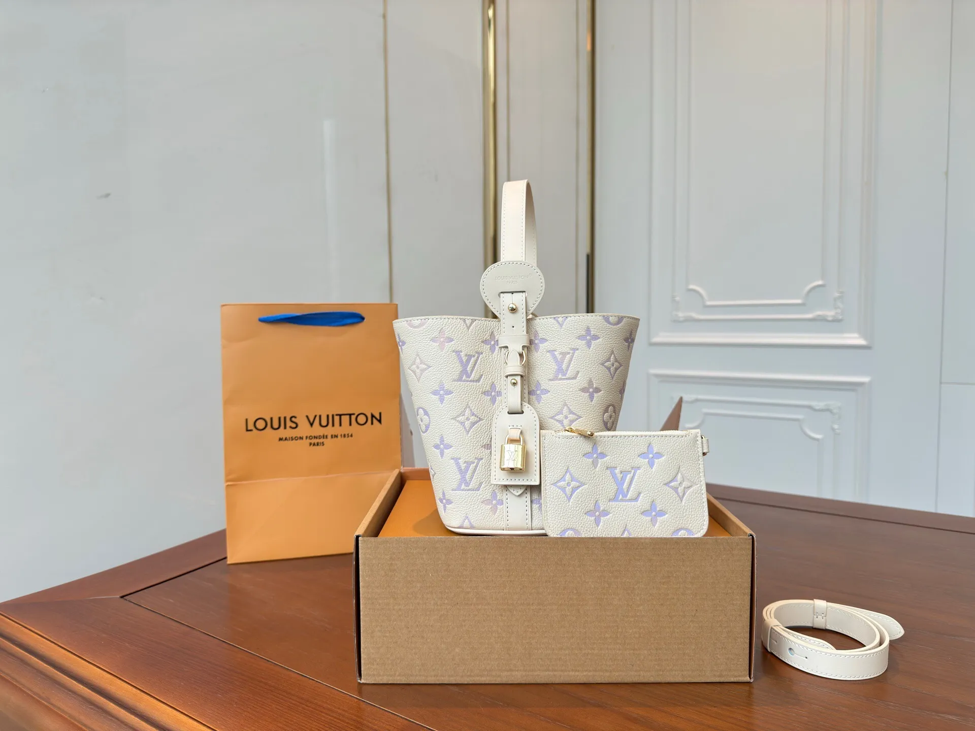 All Categories Official Website "Brand Women's Bags" Women's Bags 💙 LV 2025 New LV Crossbody Bag