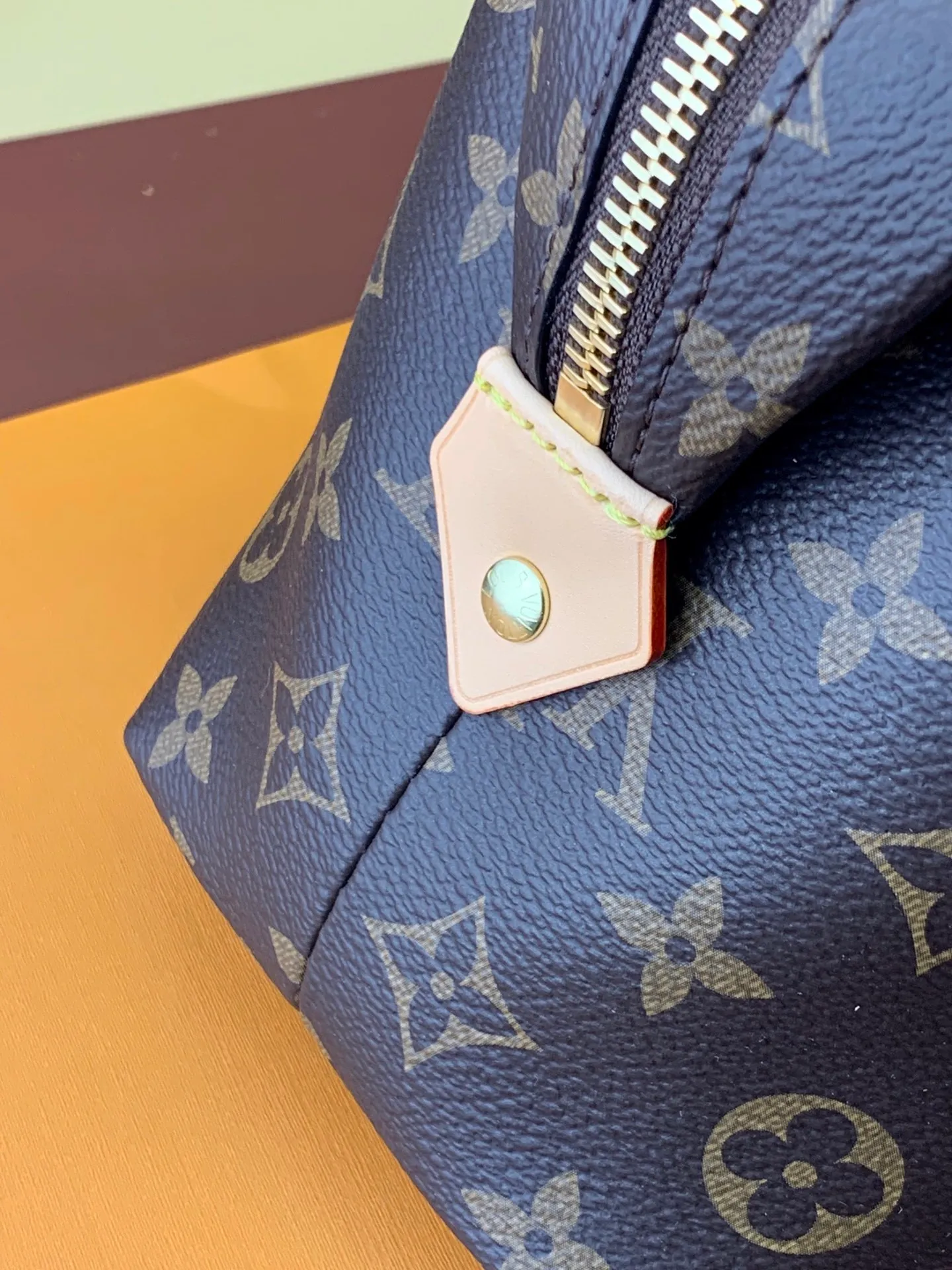 All categories Official website "Brand Women's Bags" Women's Bags 💙 LV 2025 new LV toiletry bag
