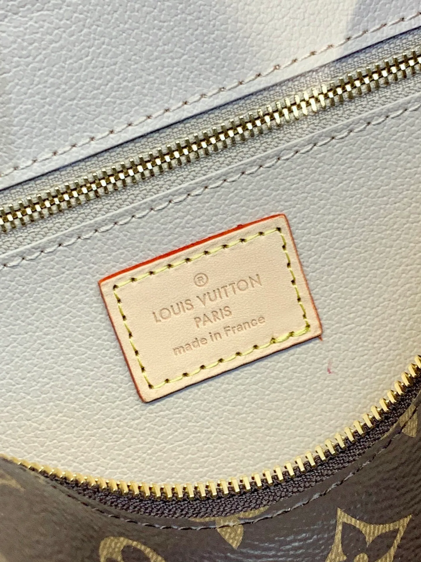 All categories Official website "Brand Women's Bags" Women's Bags 💙 LV 2025 new LV toiletry bag