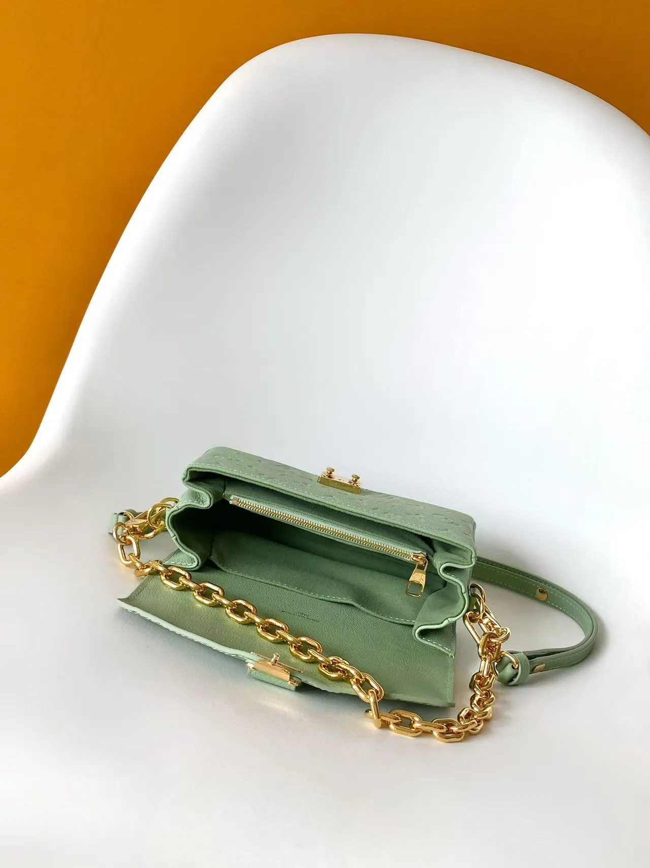 All categories Official website "Brand Women's Bags" Women's Bags 💙 LV LV2026 new crossbody bag