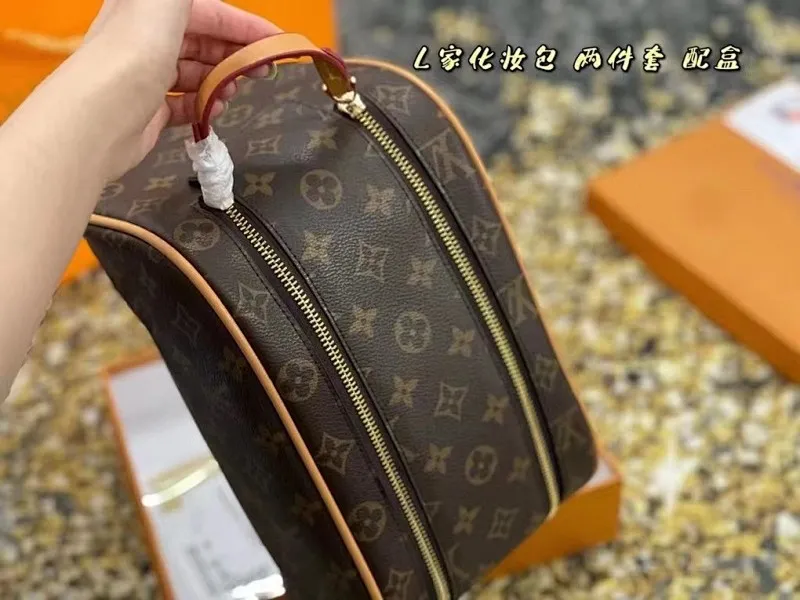 All categories Official website "Brand Women's Bags" Women's Bags 💙 LV fine imitation LV, high imitation LV bags, LV handbags, 2023 official latest version LV cosmetic bag, LV bag factory, recommended bags, size: 27-14-15.5CM
