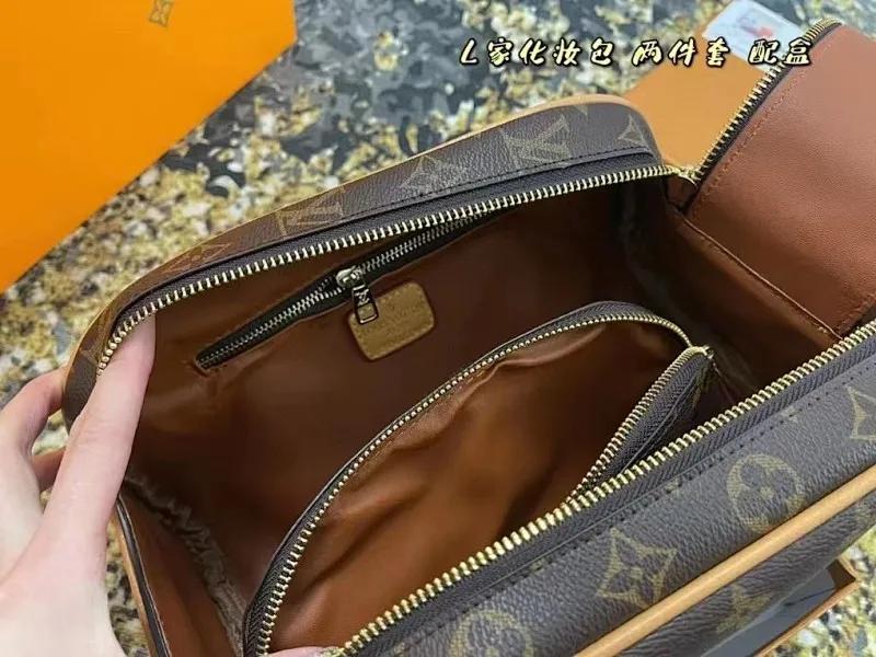 All categories Official website "Brand Women's Bags" Women's Bags 💙 LV fine imitation LV, high imitation LV bags, LV handbags, 2023 official latest version LV cosmetic bag, LV bag factory, recommended bags, size: 27-14-15.5CM