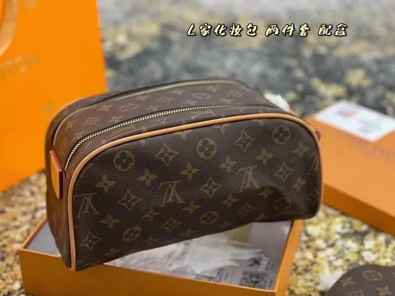 All categories Official website "Brand Women's Bags" Women's Bags 💙 LV fine imitation LV, high imitation LV bags, LV handbags, 2023 official latest version LV cosmetic bag, LV bag factory, recommended bags, size: 27-14-15.5CM