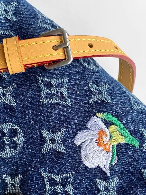 All Categories Official Website "Brand Women's Bags" Women's Bags 💙 LV 2026 New LV Crossbody Bag