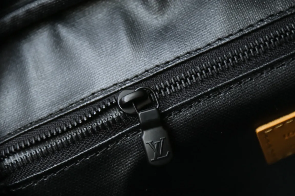 All Categories Official Website "Brand Women's Bags" Women's Bags 💙 LV 2024 New LV Cosmetic Bag