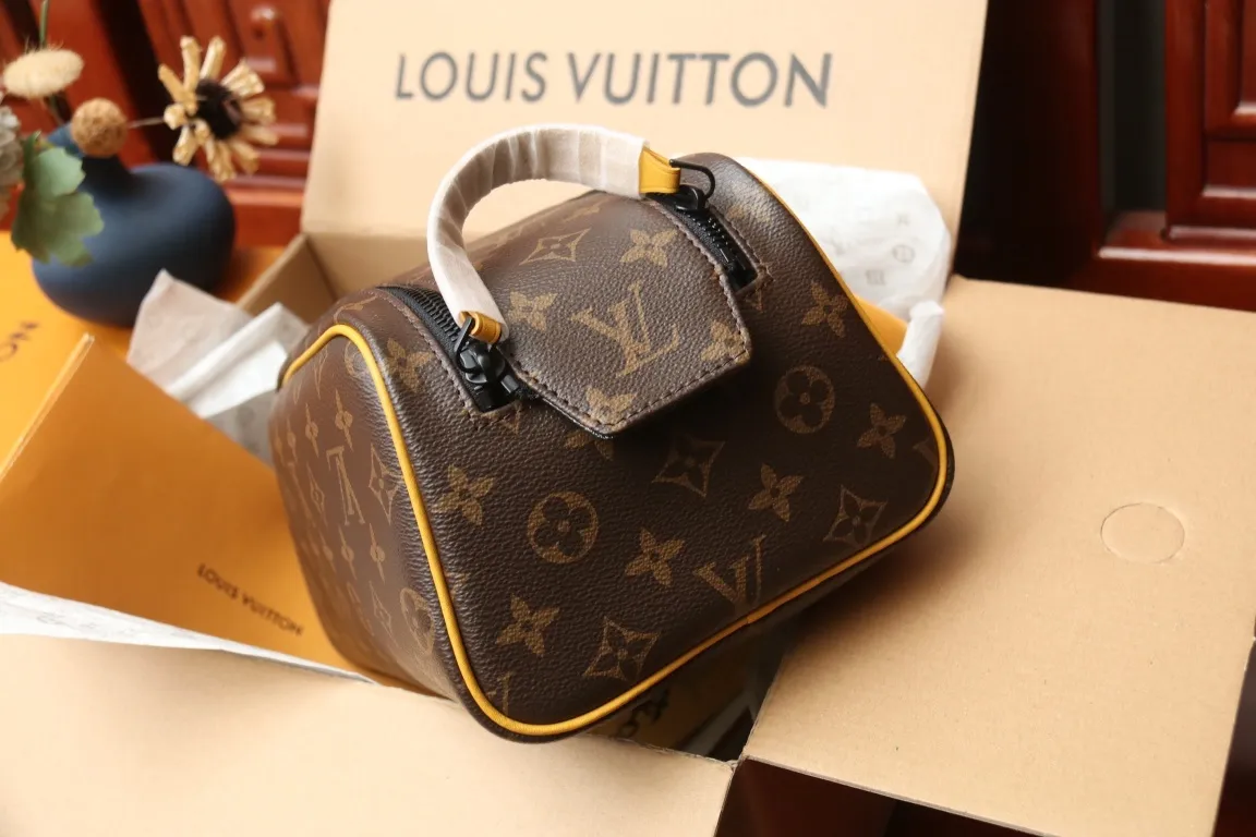 All Categories Official Website "Brand Women's Bags" Women's Bags 💙 LV 2024 New LV Cosmetic Bag
