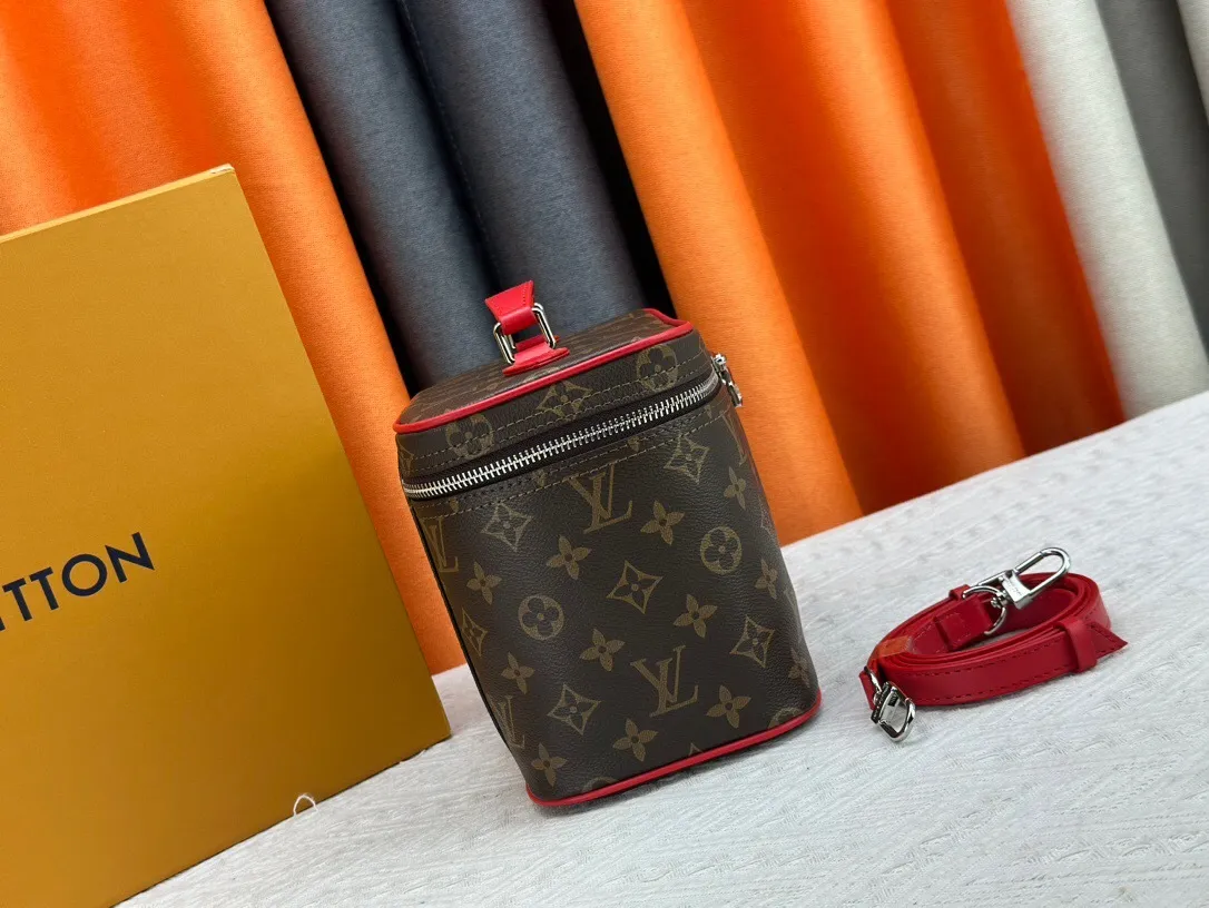 All Categories Official Website "Brand Women's Bags" Women's Bags 💙 LV 2024 New LV Cosmetic Bag