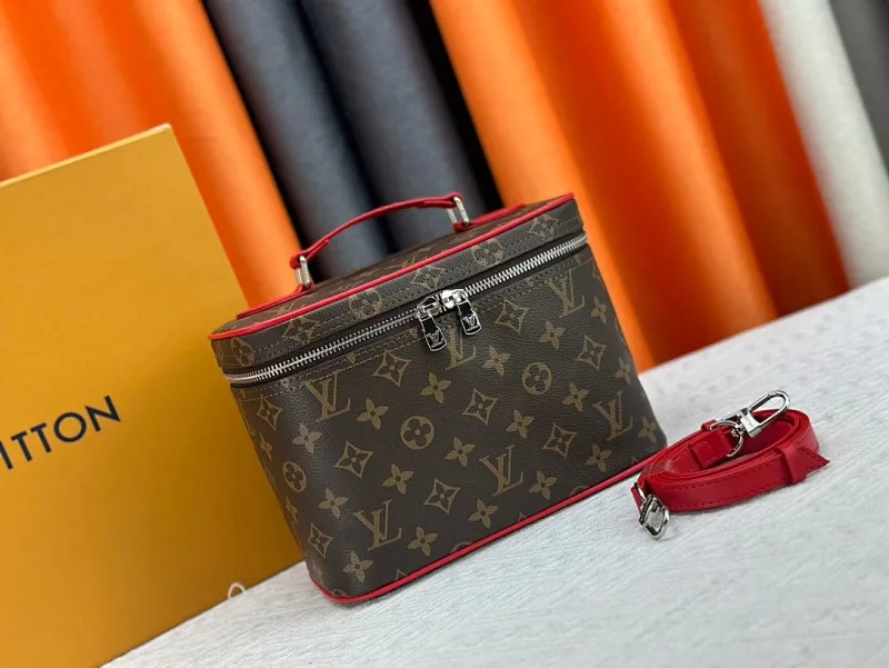 All Categories Official Website "Brand Women's Bags" Women's Bags 💙 LV 2024 New LV Cosmetic Bag
