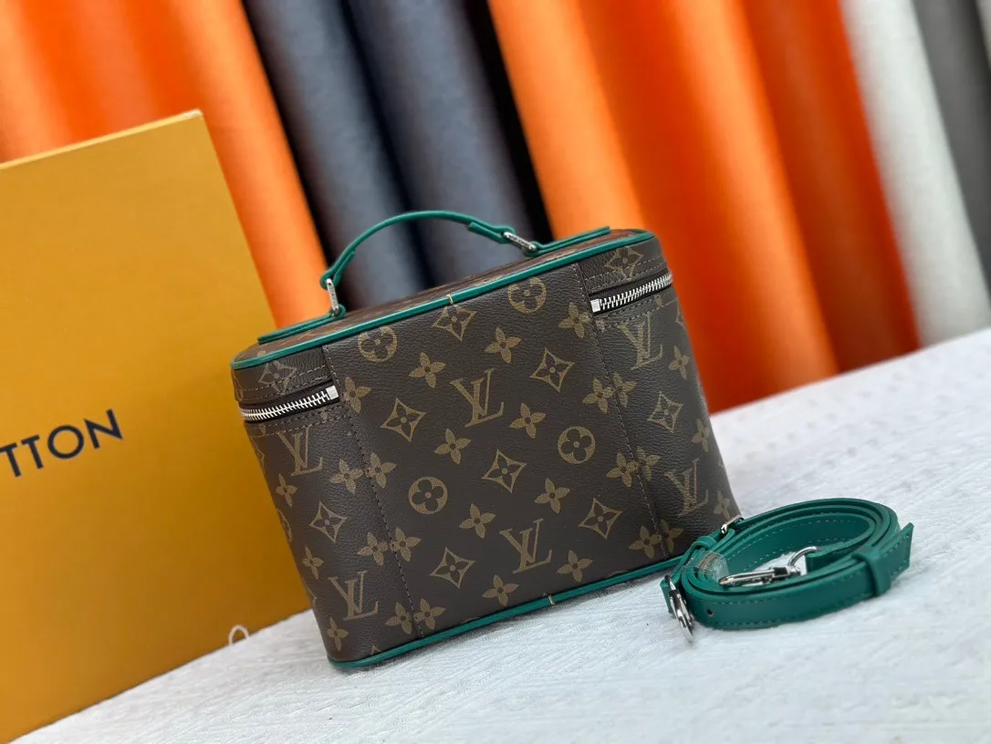 All Categories Official Website "Brand Women's Bags" Women's Bags 💙 LV 2024 New LV Cosmetic Bag