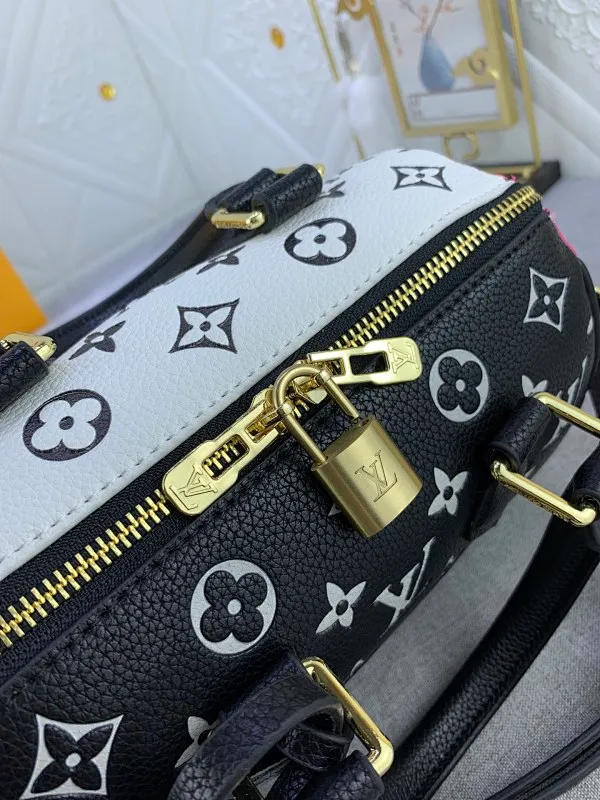 All categories Official website "Brand Women's Bags" Women's Bags 💙 LV replica LV, fine imitation LV bags, LV shoulder bags, 2023 official latest version LV pillow bag, bag factory, original material, size: 20.5-13.5-12CM