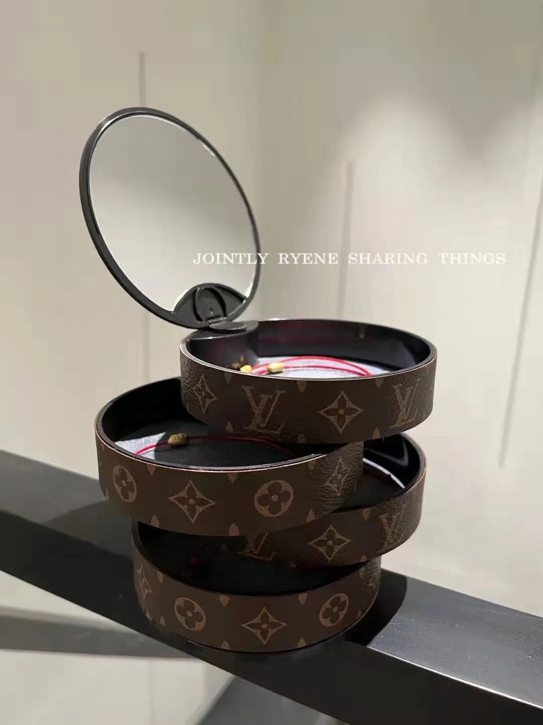 All categories Official website "Brand Women's Bags" Women's Bags 💙 LV 2022 Official New LV Jewelry Storage Box Wholesale 58001500 High Quality Size: 10-10CM