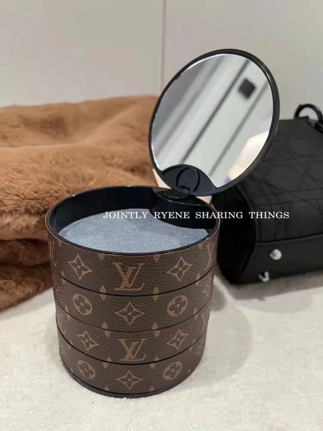 All categories Official website "Brand Women's Bags" Women's Bags 💙 LV 2022 Official New LV Jewelry Storage Box Wholesale 58001500 High Quality Size: 10-10CM