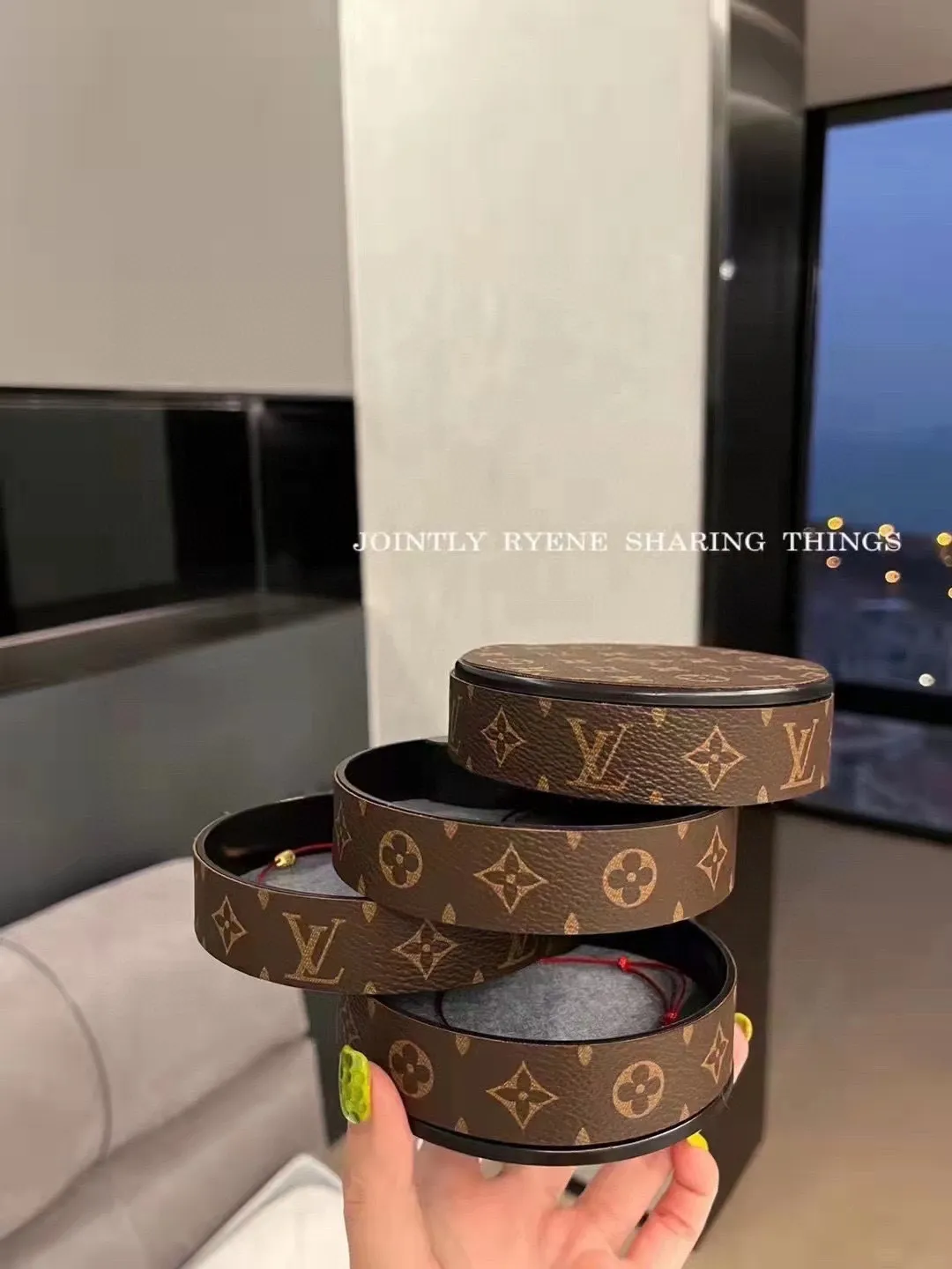 All categories Official website "Brand Women's Bags" Women's Bags 💙 LV 2022 Official New LV Jewelry Storage Box Wholesale 58001500 High Quality Size: 10-10CM