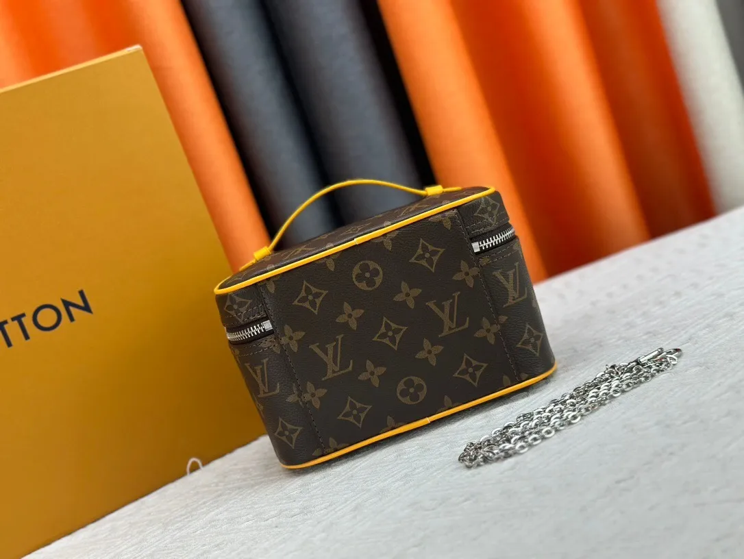All Categories Official Website "Brand Women's Bags" Women's Bags 💙 LV 2024 New LV Cosmetic Bag