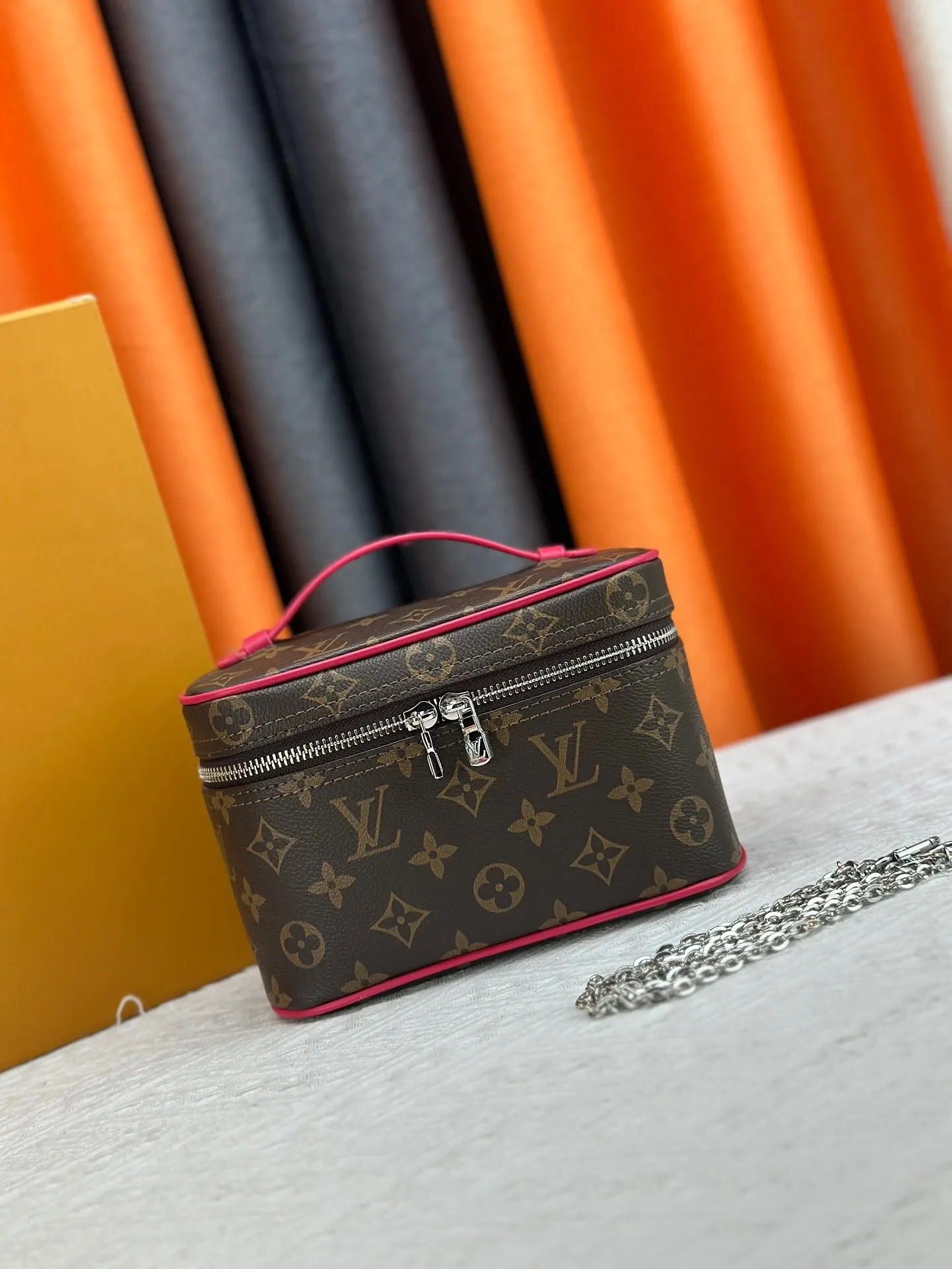 All Categories Official Website "Brand Women's Bags" Women's Bags 💙 LV 2024 New LV Cosmetic Bag