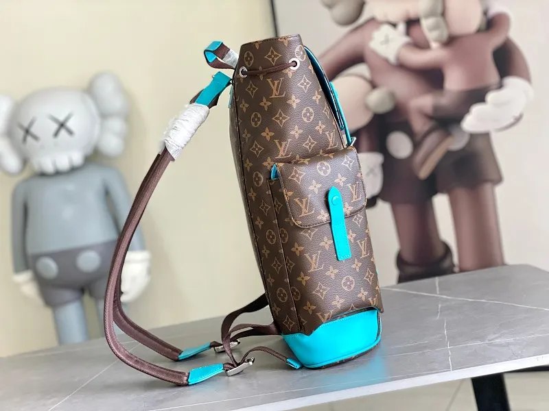 All categories 💚 Authentic bags 💚 LV LV classic backpack