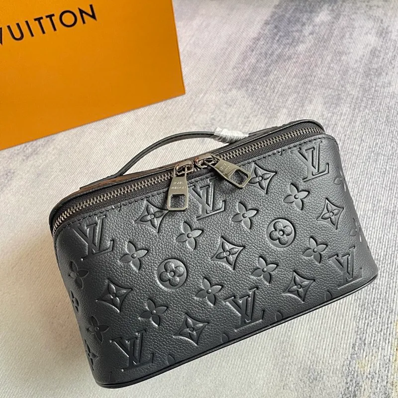 All categories Official website "Brand Women's Bags" Women's Bags 💙 LV 2026 new LV toiletry bag