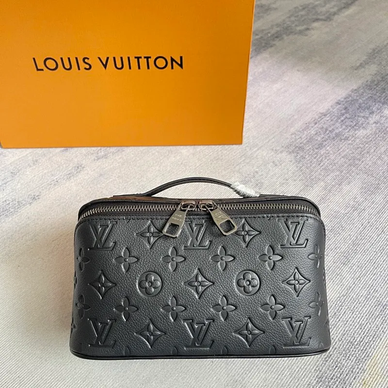 All categories Official website "Brand Women's Bags" Women's Bags 💙 LV 2026 new LV toiletry bag