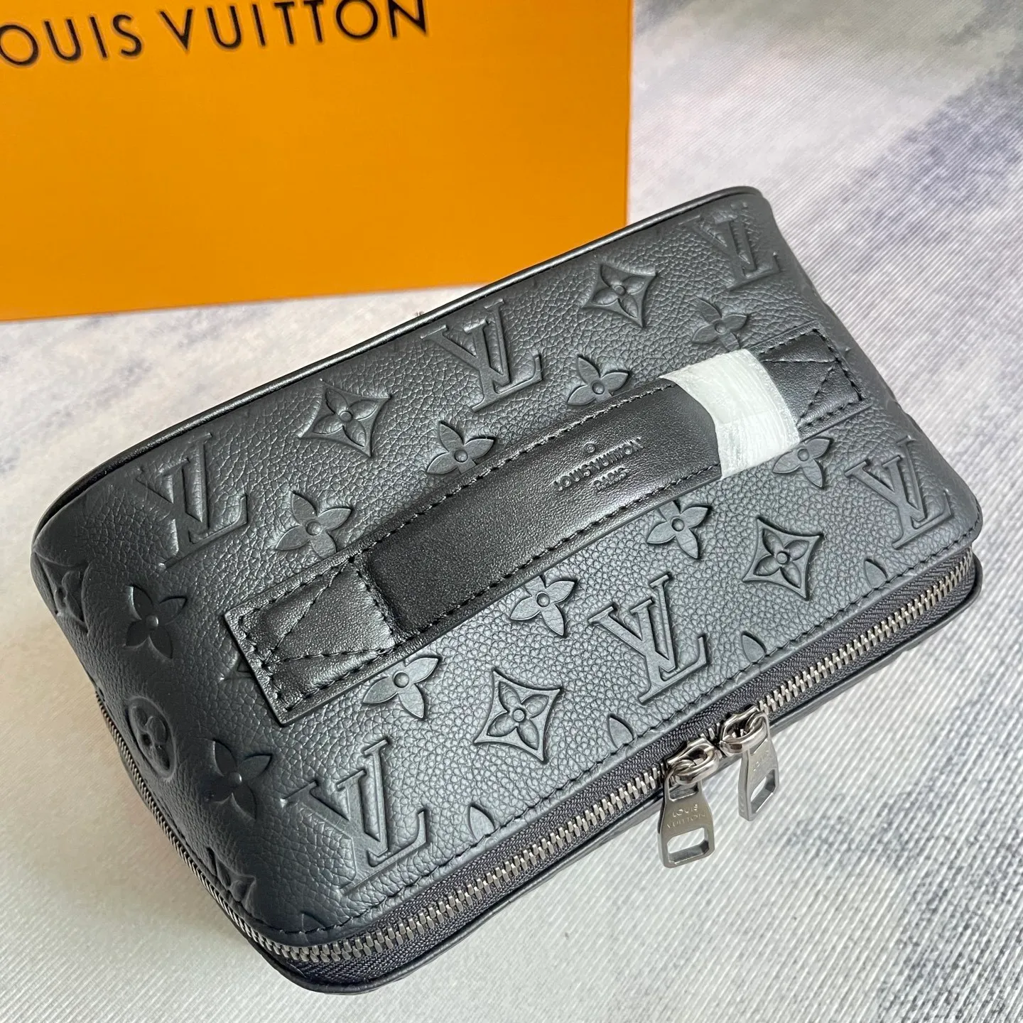 All categories Official website "Brand Women's Bags" Women's Bags 💙 LV 2026 new LV toiletry bag