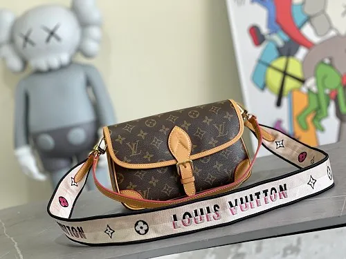 All Categories 💚 Authentic Grade Bags 💚 LV 2026 New LV Top Replica Crossbody Shoulder Bag
