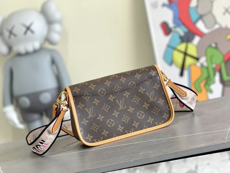 All Categories 💚 Authentic Grade Bags 💚 LV 2026 New LV Top Replica Crossbody Shoulder Bag