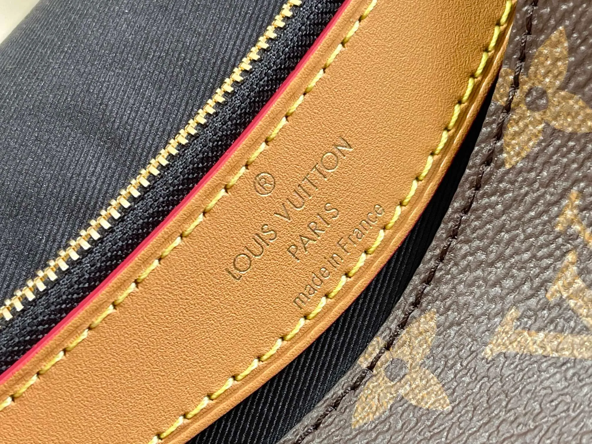 All Categories 💚 Authentic Grade Bags 💚 LV 2026 New LV Top Replica Crossbody Shoulder Bag