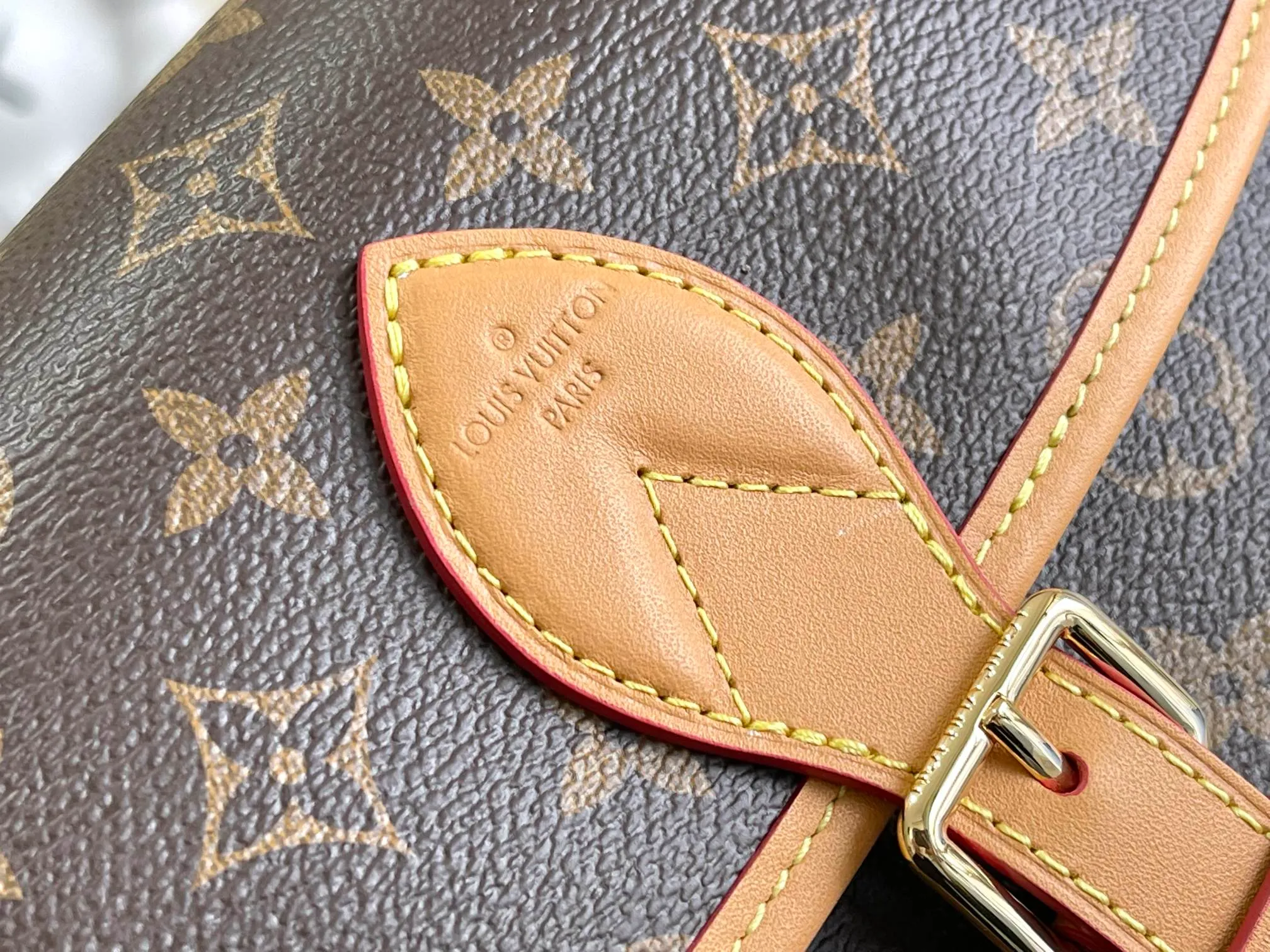 All Categories 💚 Authentic Grade Bags 💚 LV 2026 New LV Top Replica Crossbody Shoulder Bag