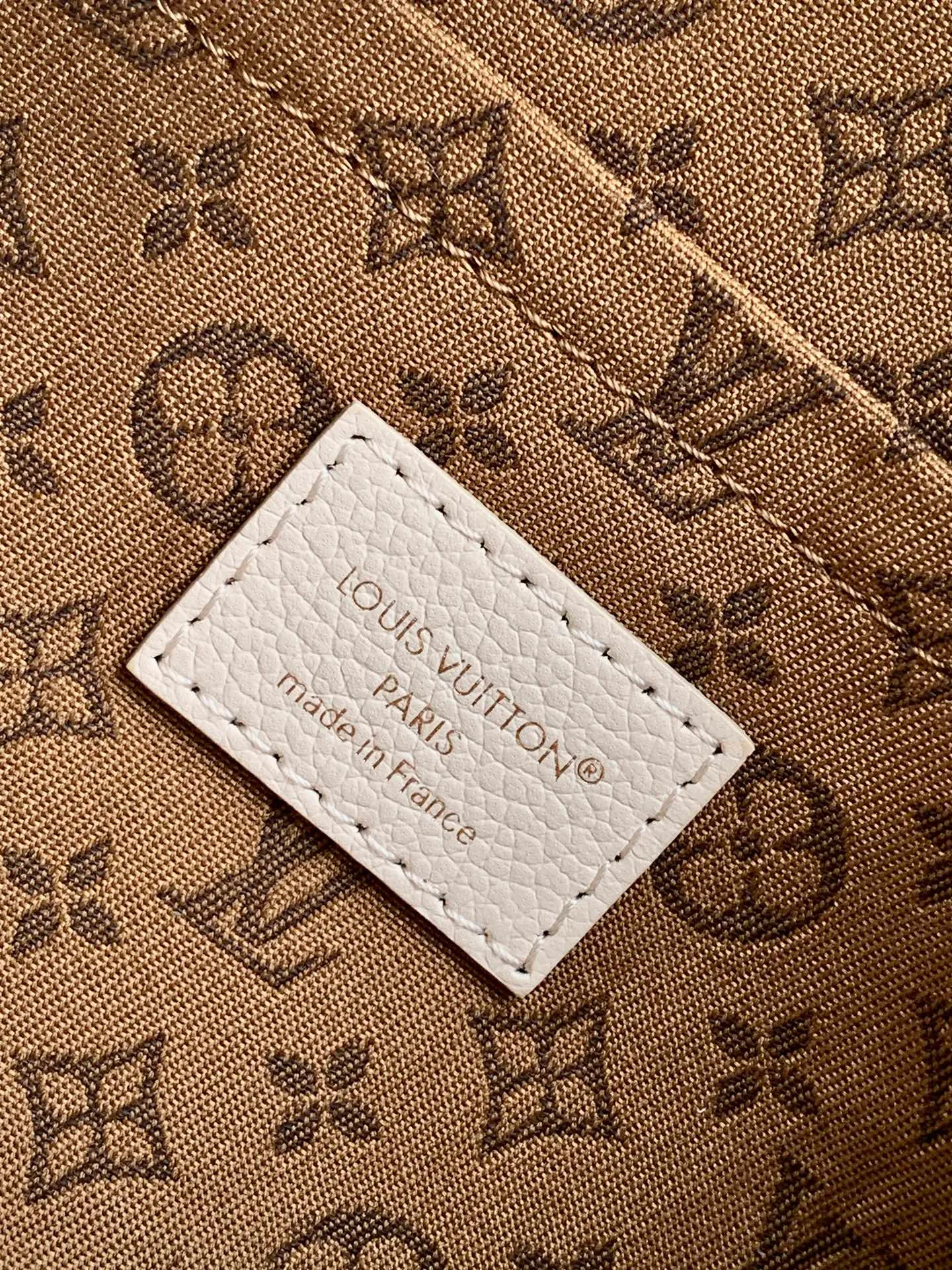 All Categories Official Website "Brand Women's Bags" Women's Bags 💙 LV 2026 New LV Armpit Crossbody Bag