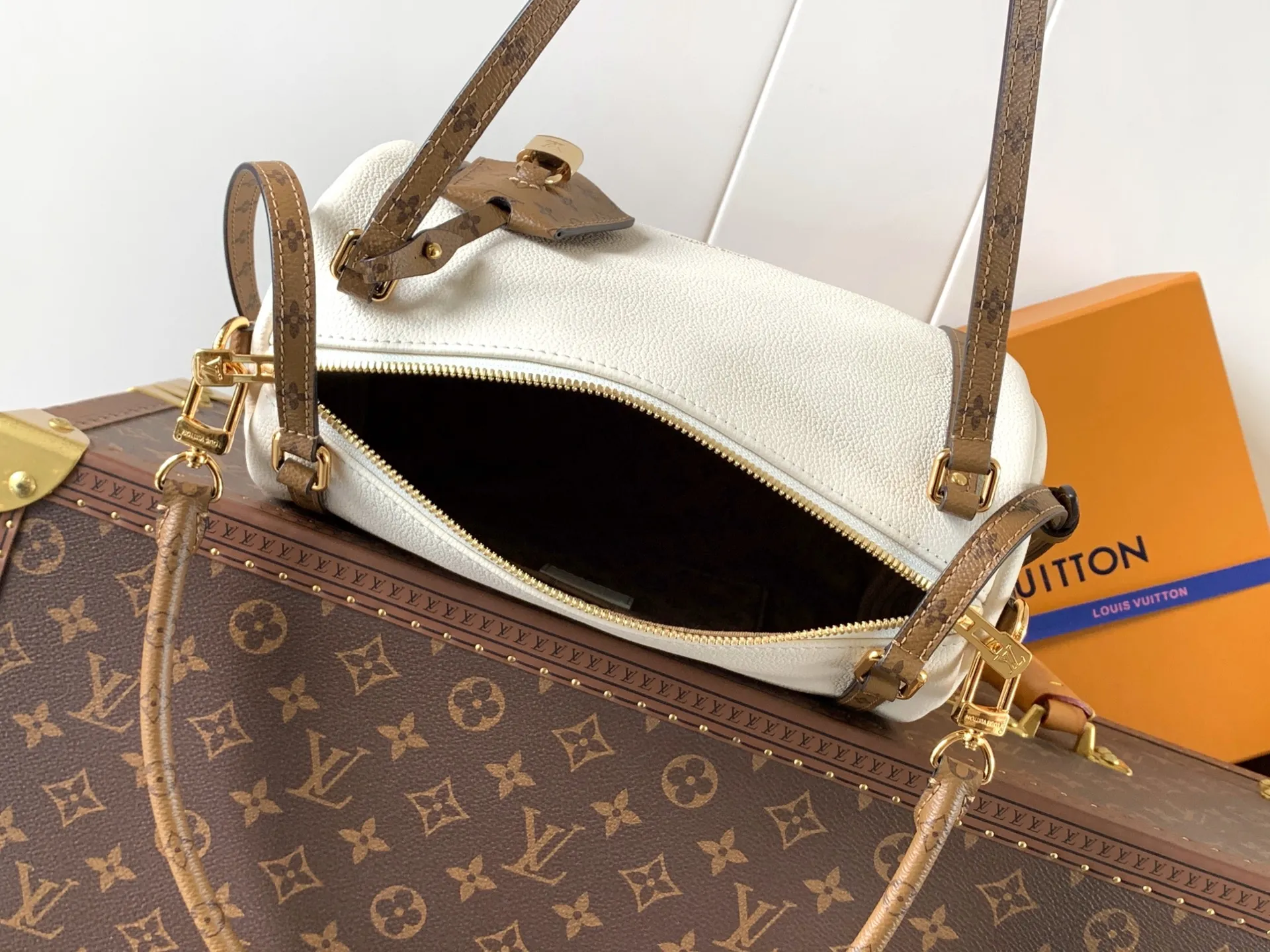 All Categories Official Website "Brand Women's Bags" Women's Bags 💙 LV 2026 New LV Armpit Crossbody Bag