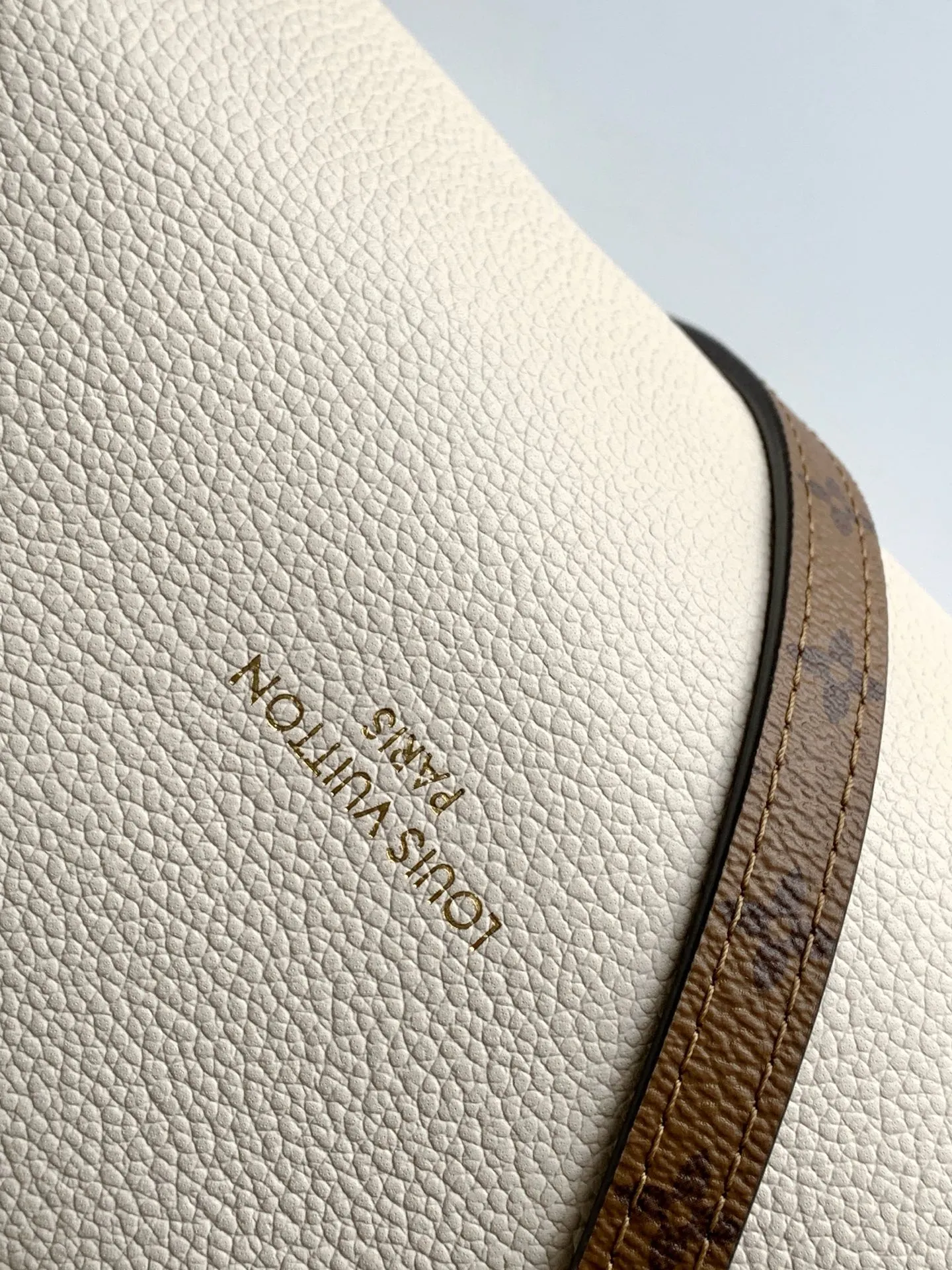 All Categories Official Website "Brand Women's Bags" Women's Bags 💙 LV 2026 New LV Armpit Crossbody Bag