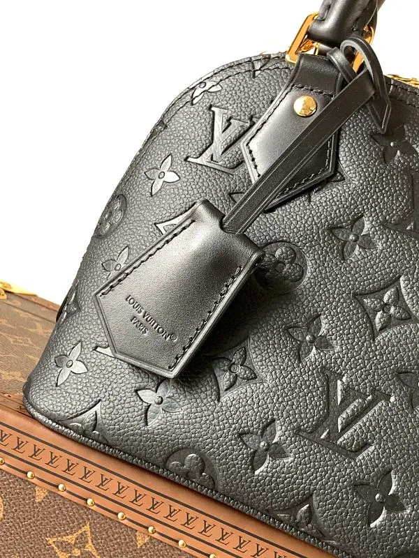 All Categories Official Website "Brand Women's Bags" Women's Bags 💙 LV 2026 New LV Crossbody Bag