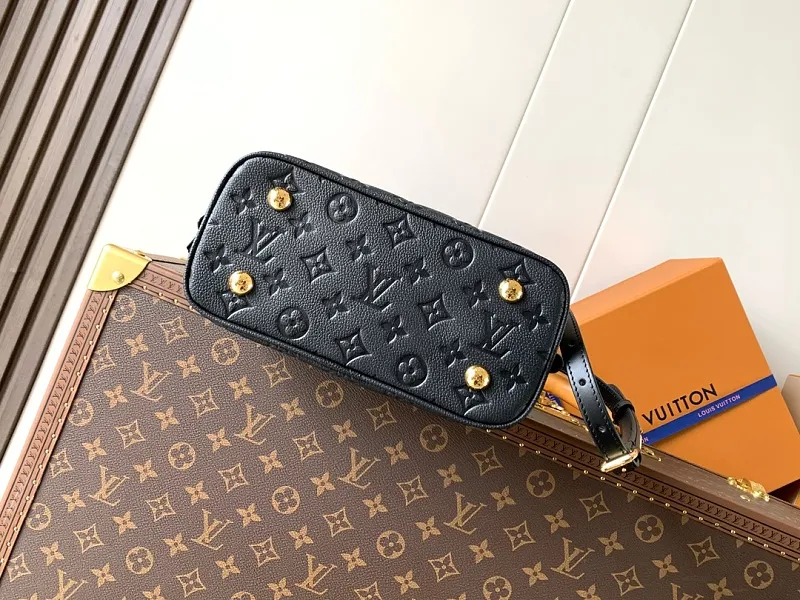 All Categories Official Website "Brand Women's Bags" Women's Bags 💙 LV 2026 New LV Crossbody Bag
