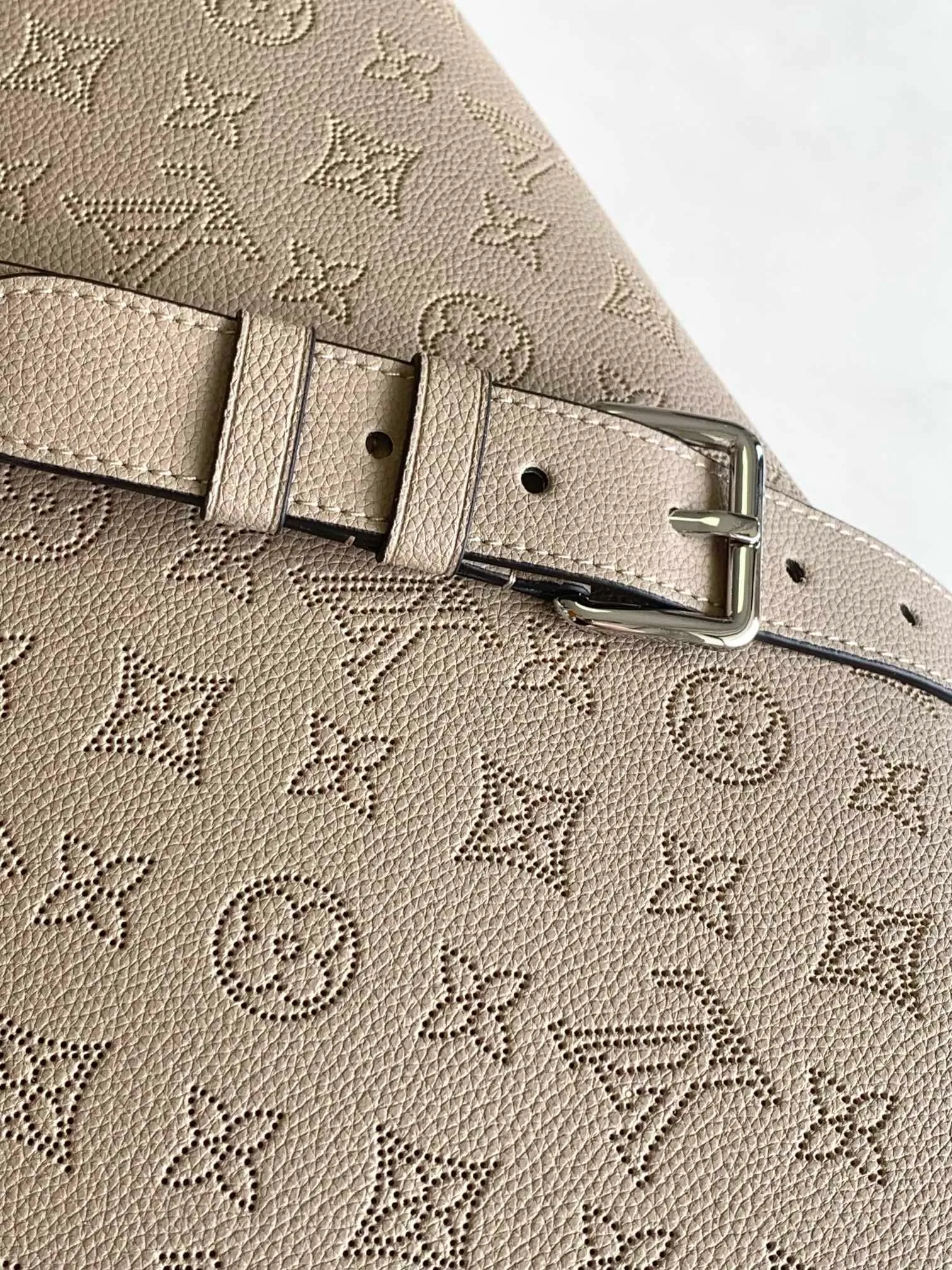 All Categories Official Website "Brand Women's Bags" Women's Bags 💙 LV 2026 New LV Crossbody Bag