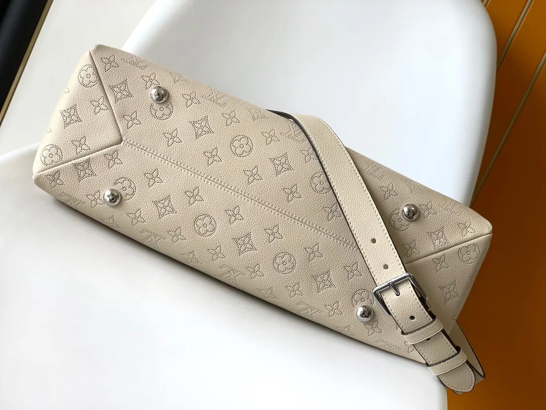 All Categories Official Website "Brand Women's Bags" Women's Bags 💙 LV 2026 New LV Crossbody Bag