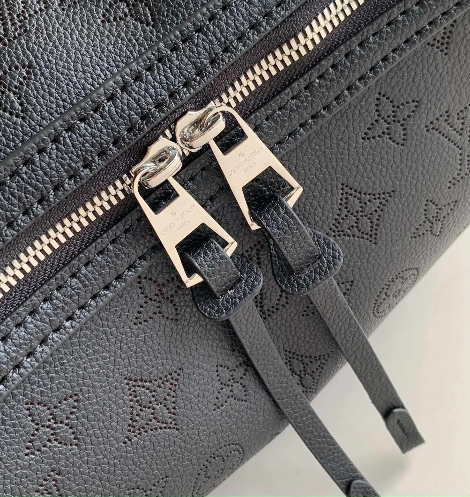 All Categories Official Website "Brand Women's Bags" Women's Bags 💙 LV 2026 New LV Crossbody Bag