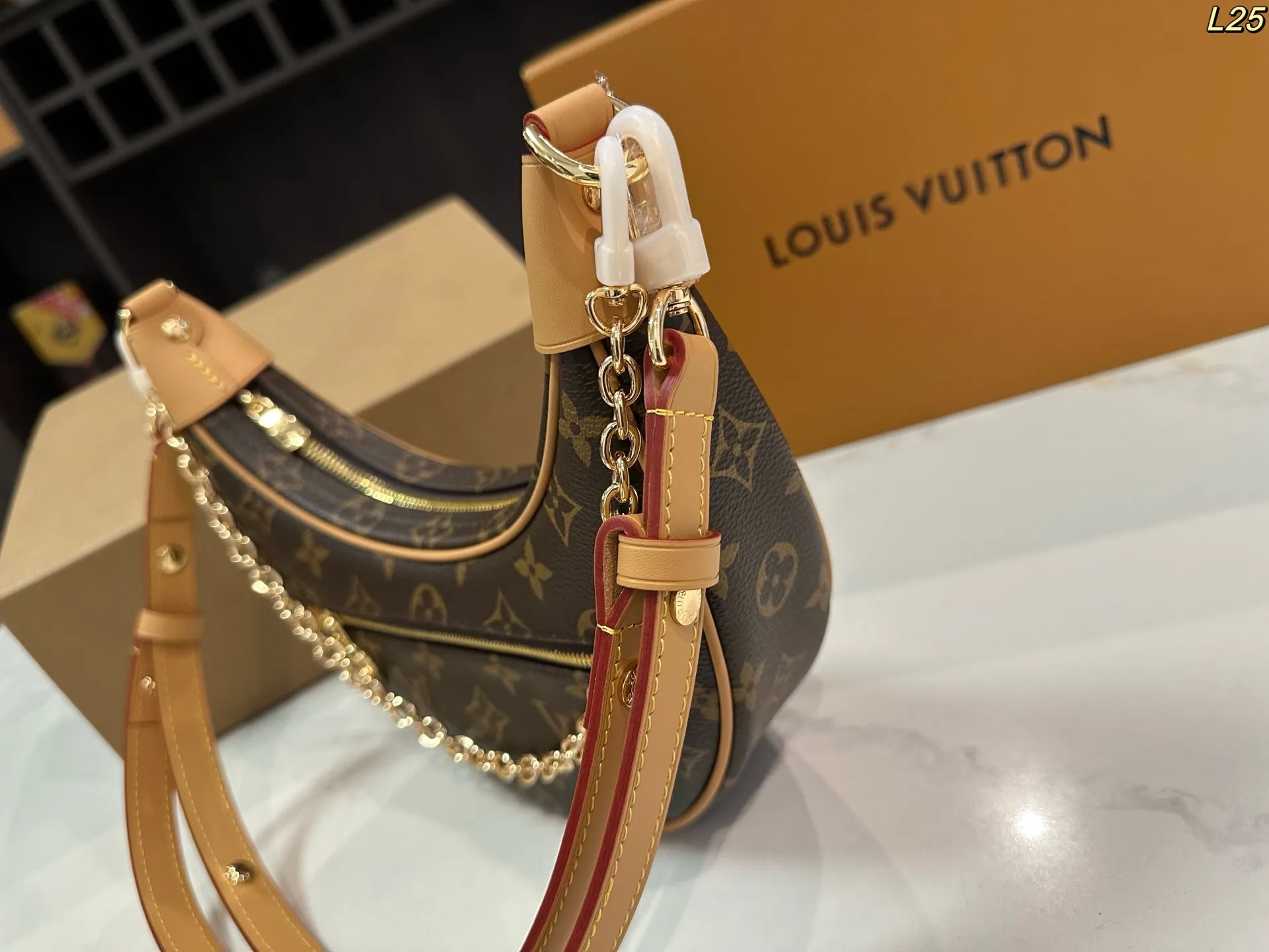 All categories Official website "Brand Women's Bags" Women's Bags 💙 LV 2025 new LV armpit bag