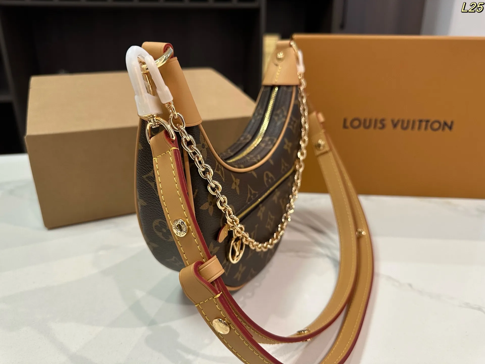All categories Official website "Brand Women's Bags" Women's Bags 💙 LV 2025 new LV armpit bag