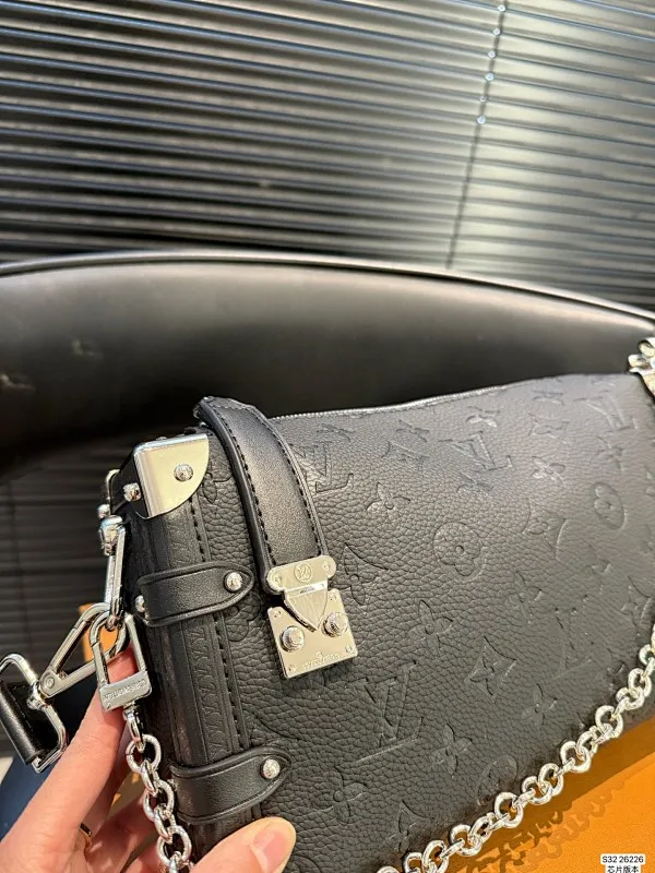 All categories Official website "Brand Women's Bags" Women's Bags 💙 LV 2025 new LV armpit bag
