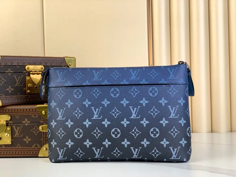 All categories 💚 Authentic bags 💚 LV 2024 official website new LV clutch bag