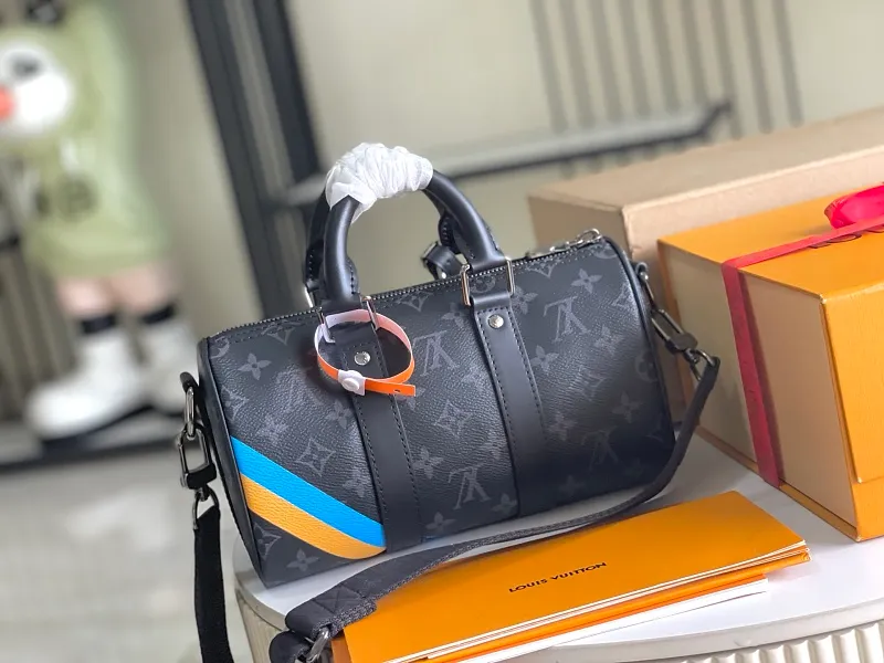 All Categories 💚 Authentic Grade Bags 💚 LV 2026 New LV Top Replica Crossbody Shoulder Bag